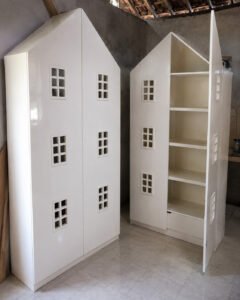 Almari Bentuk Rumah Mrs. TK
