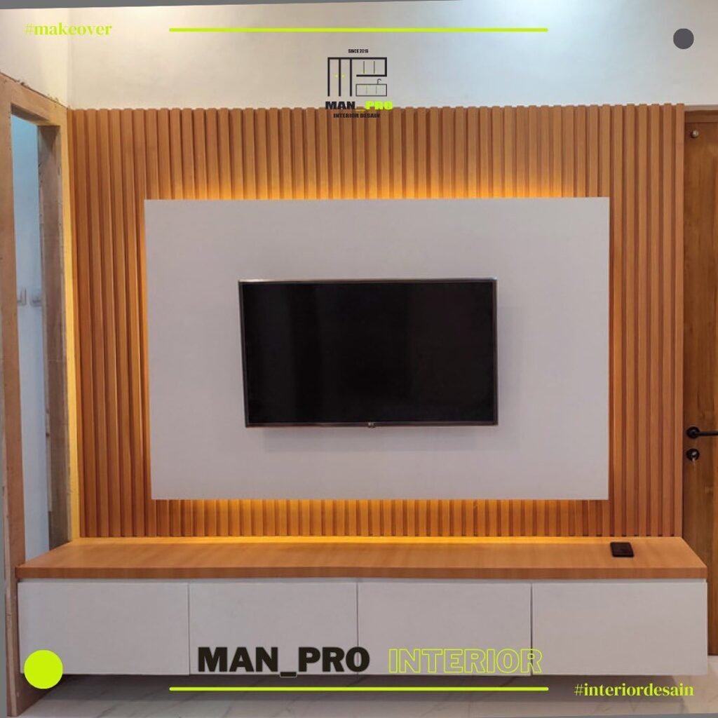 Backdrop TV Mr. R