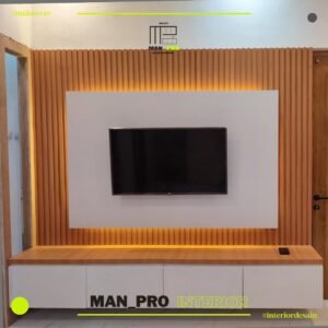 Backdrop TV Mr. R
