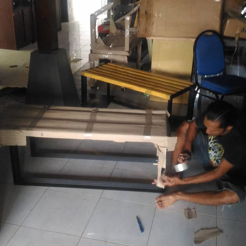 Bangku Industrial Jati Belanda Mr. TS