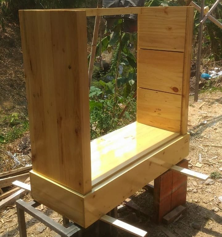 Etalase Kecil Jati Belanda Kombinasi Kaca Mrs. BN