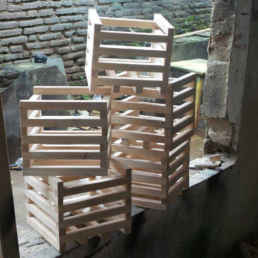 Gantungan Pot Jati Belanda Mr. F