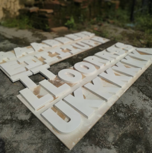 Huruf Timbul Kayu