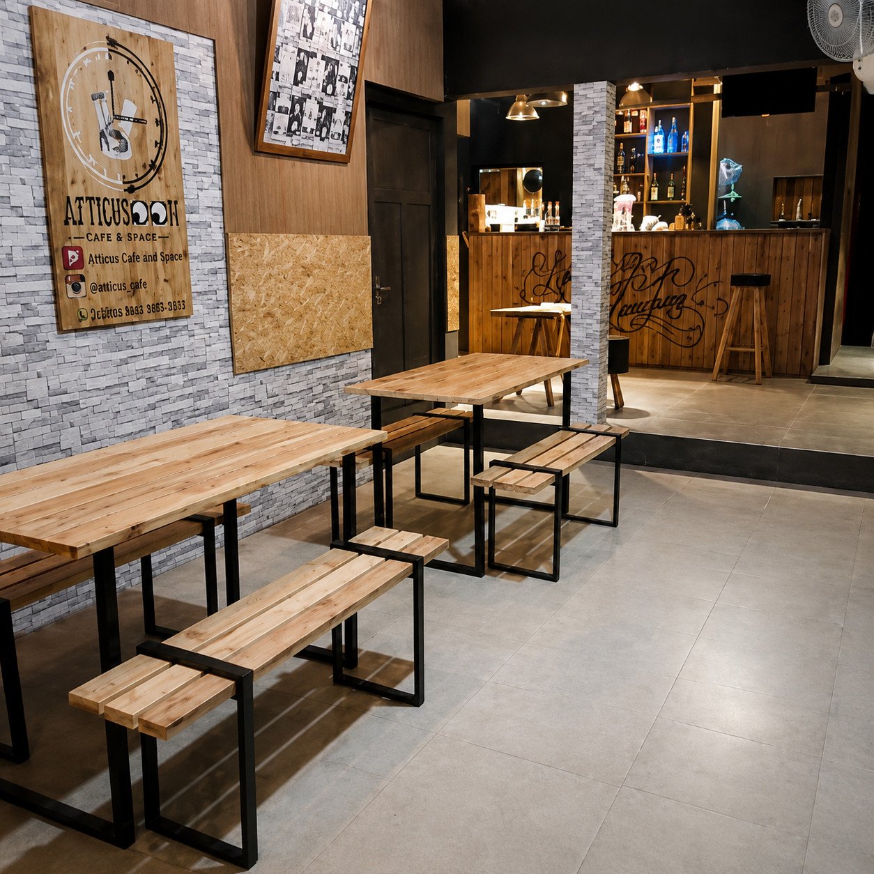 Interior Cafe Bahan Jati Belanda Mr. JJ (2)