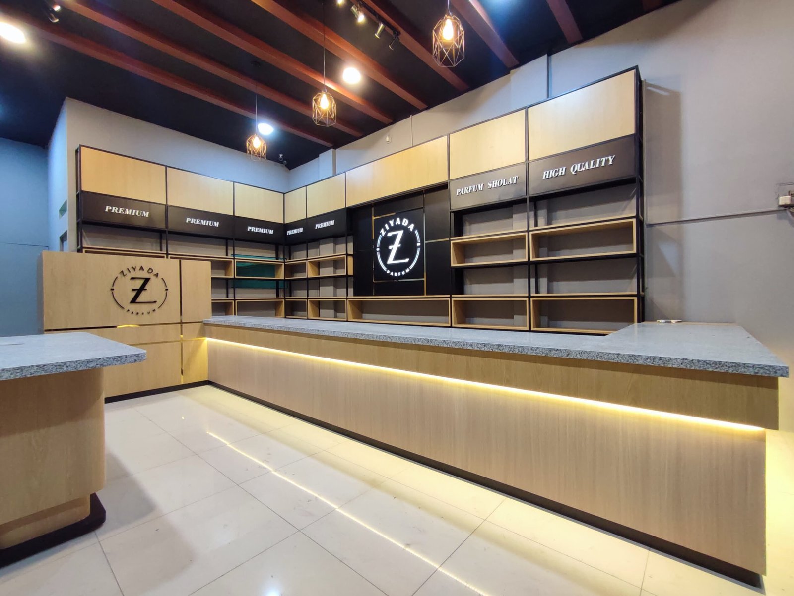 Interior Toko Ziada Parfum