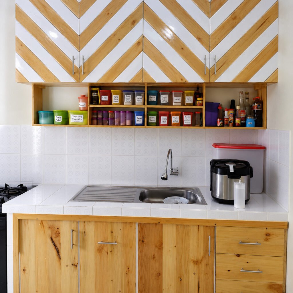 Kitchenset Jati Belanda Dua Warna