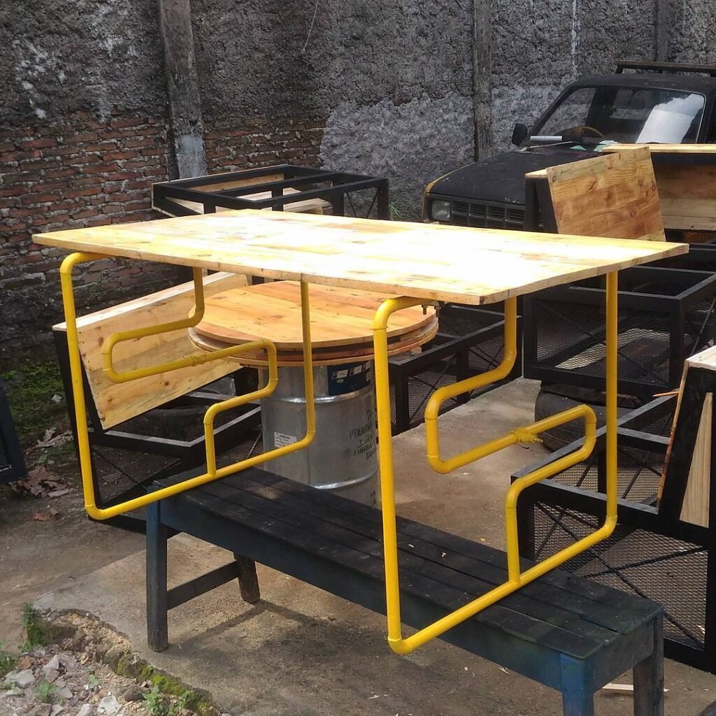 Meja Cafe Industrial Mr. G