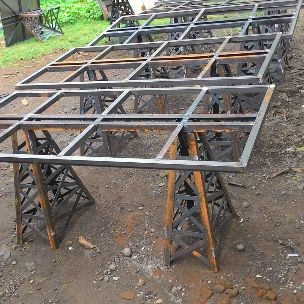 Meja Cafe Industrial Rangka Besi Mr. PJ