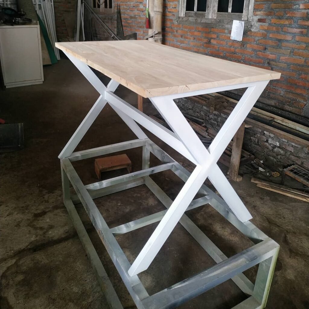 Meja Cafe Kayu