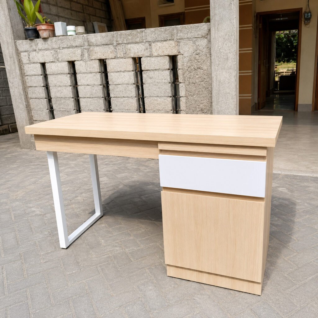 Meja Kantor Atau Meja Belajar HPL