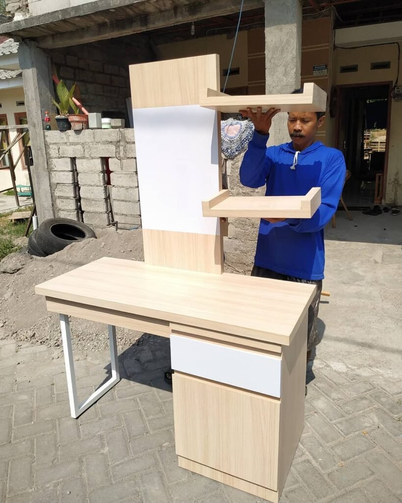 Meja Kantor Atau Meja Belajar HPL