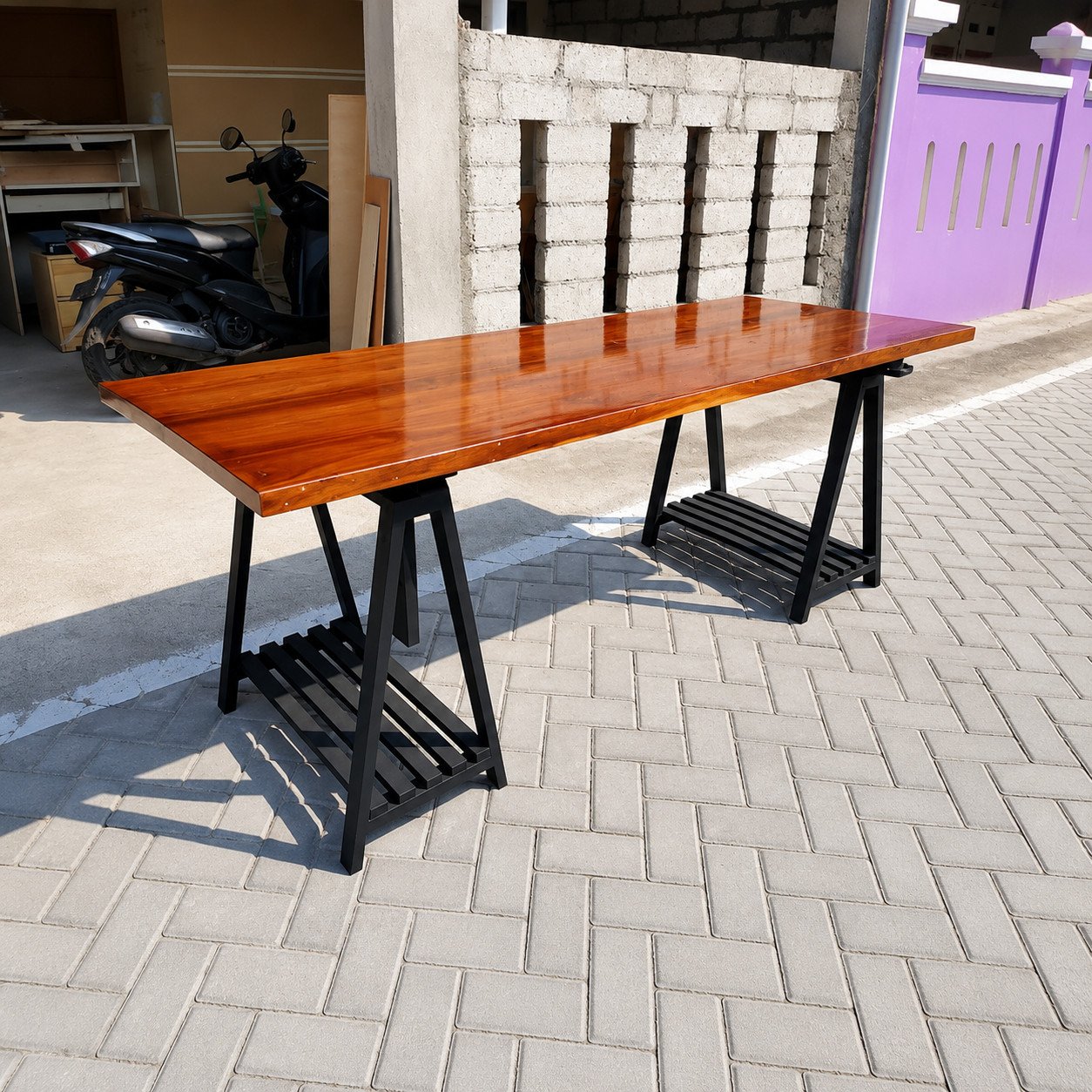 Meja Makan Kayu kaki Besi