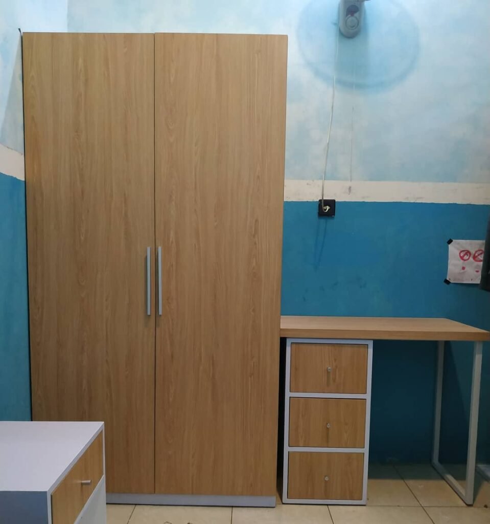 Paket Almari dan Meja Kos