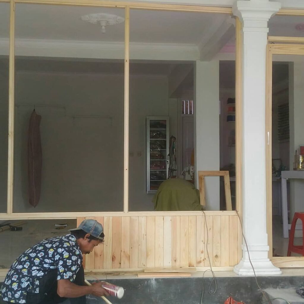 Partisi Kaca Dengan Rangka Jati Belanda Mr. Dm