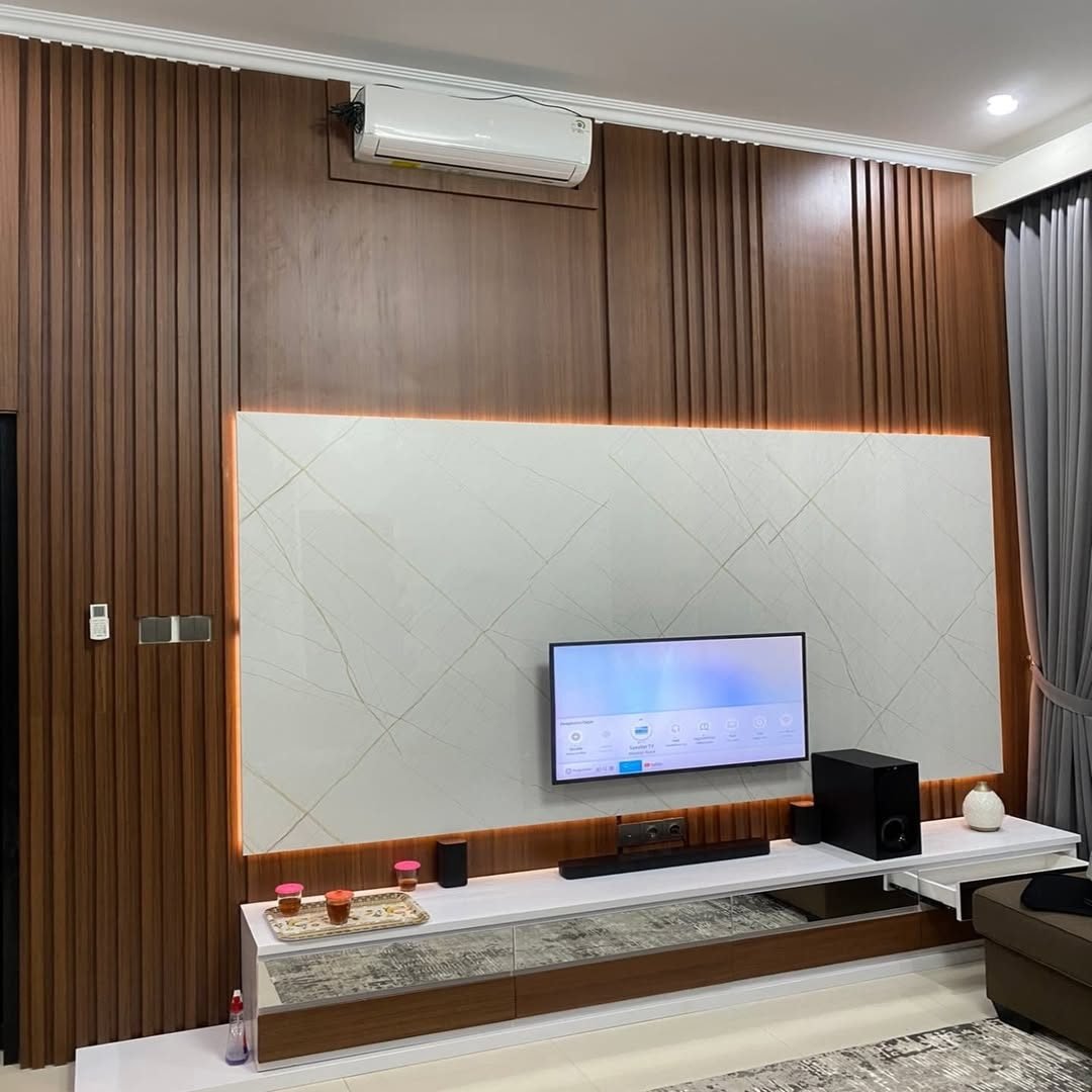 Backdrop TV Hpl 4