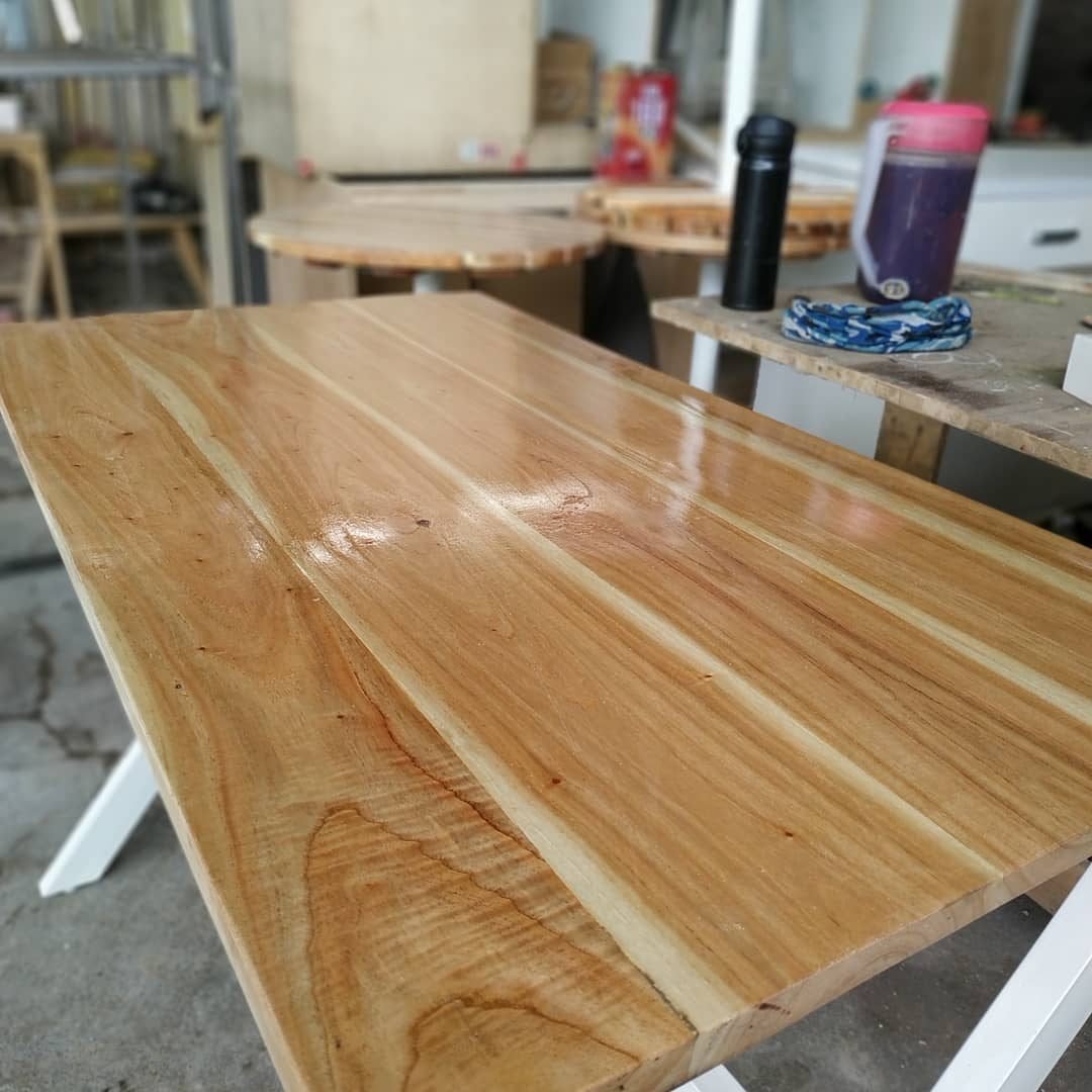 Meja Cafe Kayu