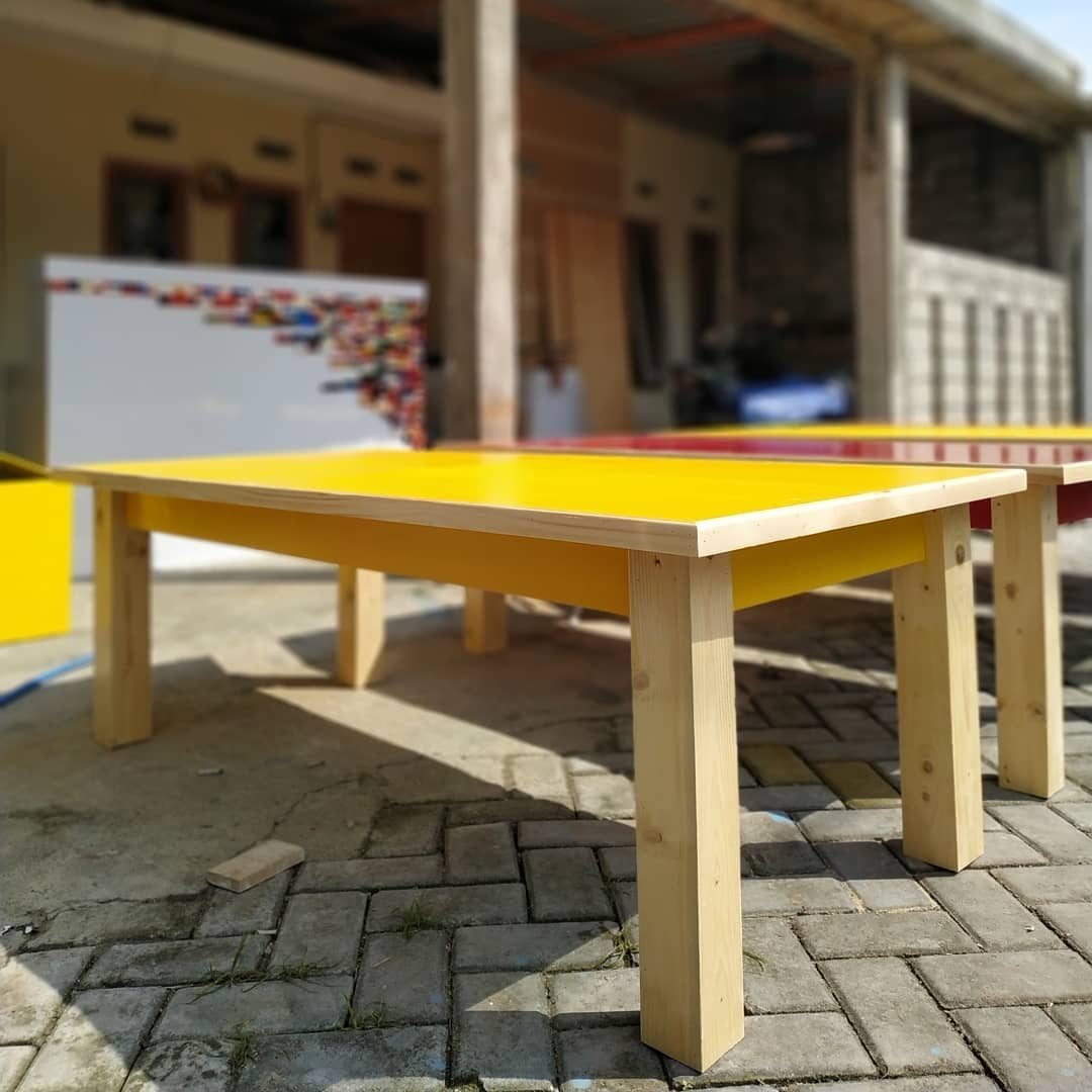 Meja Lesehan Jati Belanda