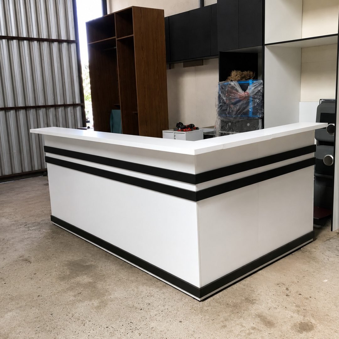 Meja Receptionis Mr. HD