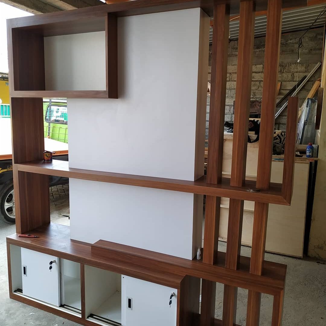 Partisi ruang HPL Modern minimalis