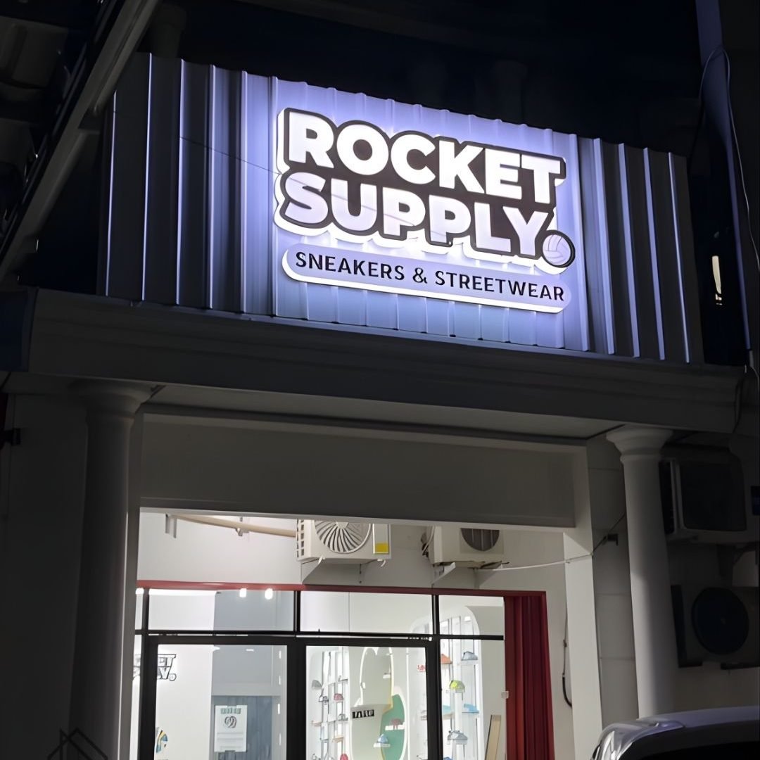 Toko Sepatu Rocket Supply